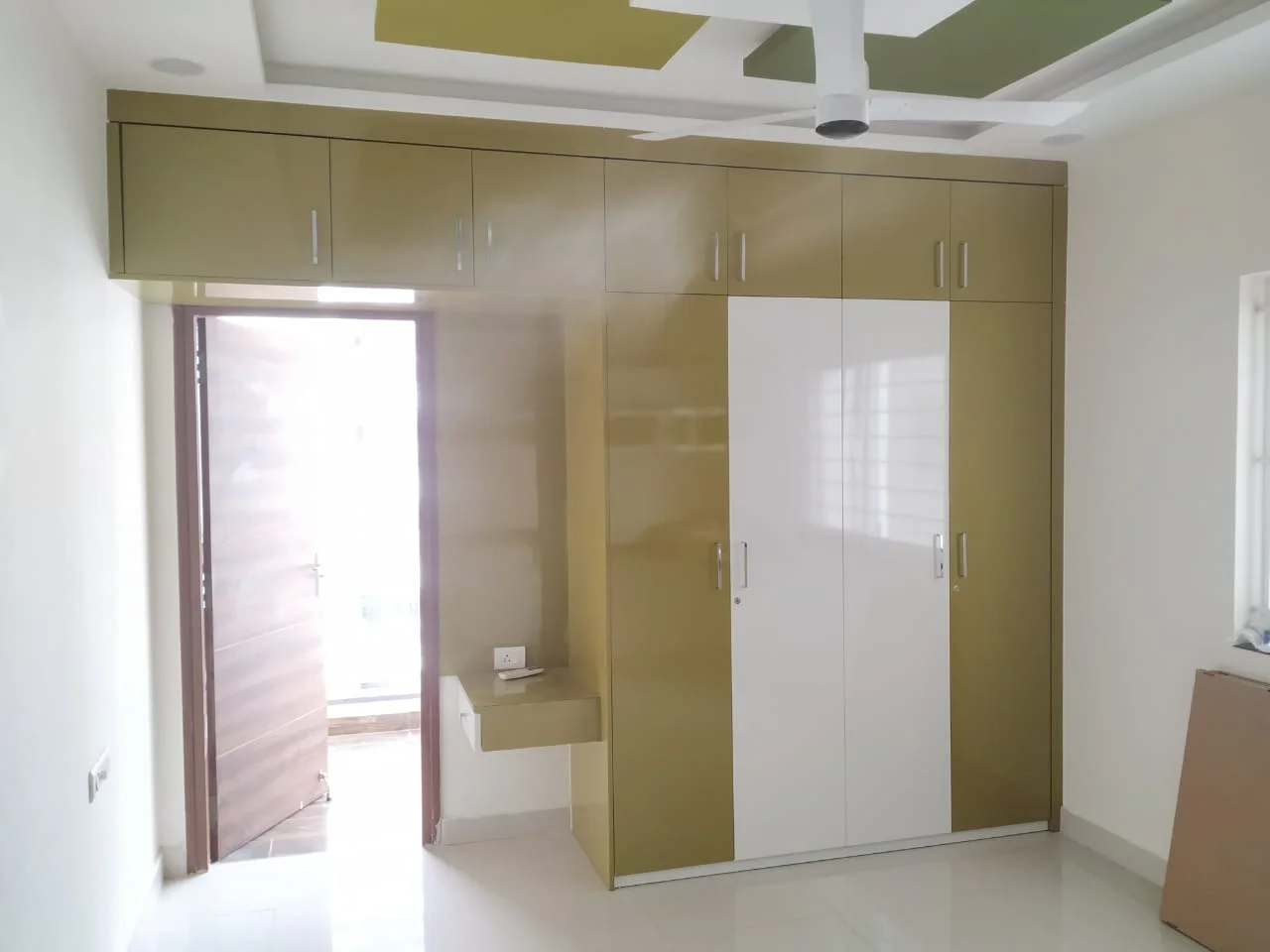 Custom wardrobe design